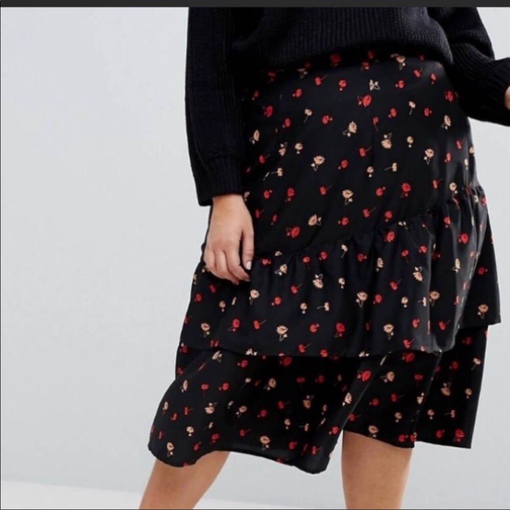 Tiered midi skirt